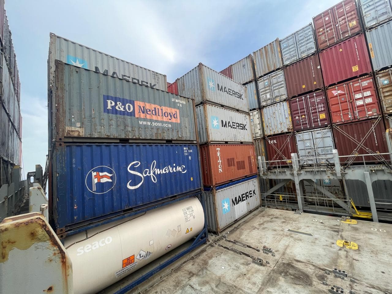 Import & Re-Export Services